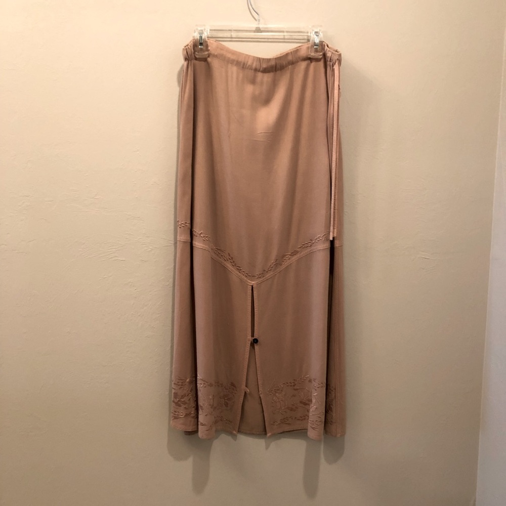 SOFT SURROUNDING Skirt